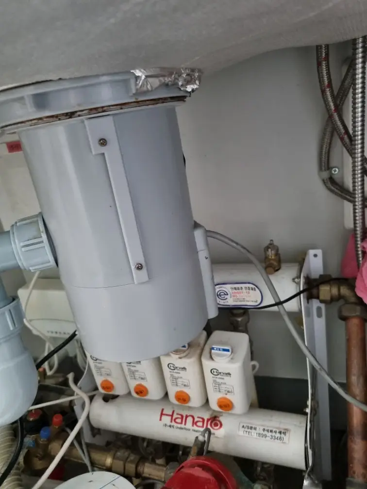 싱크대 배수구통 교체, 배수구·트랩부터 새 걸로 바꿔 드립니다.